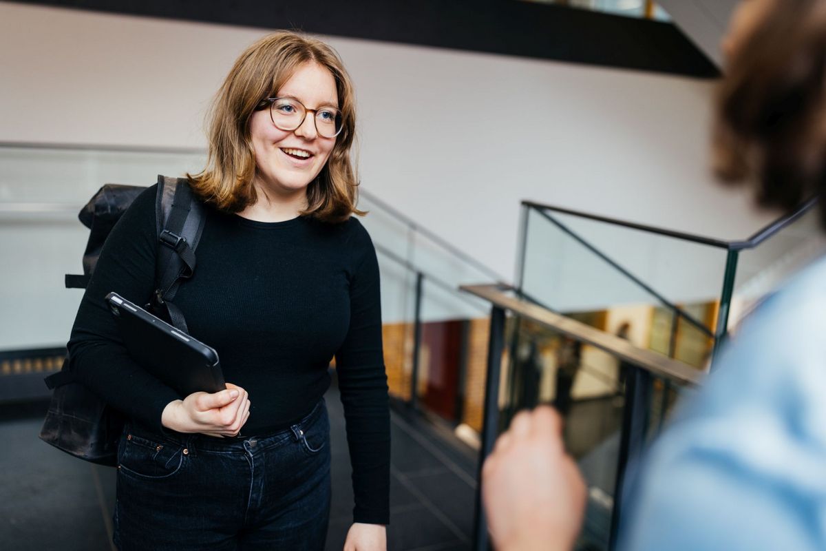 zur Vergrößerungsansicht des Bildes: Studienbotschafterin Lena, Foto: Christian Hüller