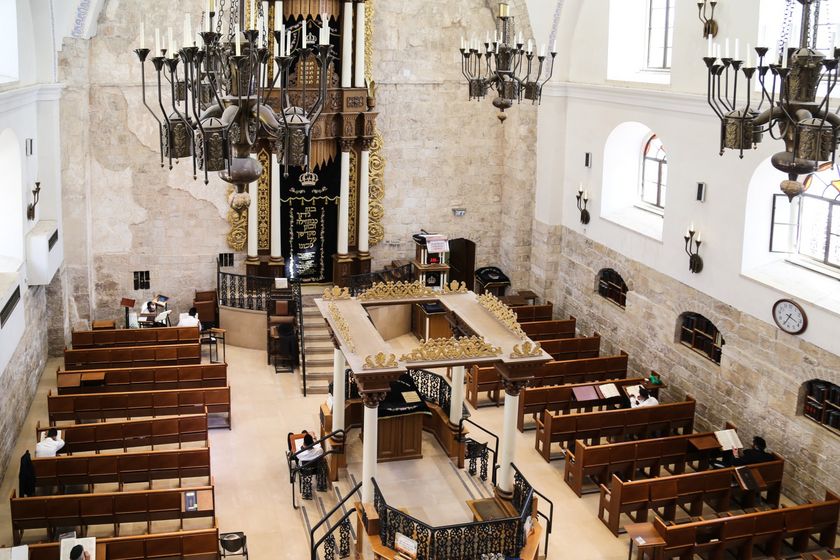 Blick oben in den Innenraum der Hurva Synagoge, Foto: Ole Depenbrock